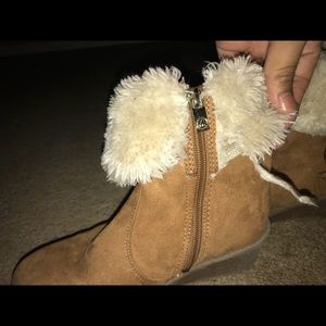 Michael Kors Size 2y Girl booties